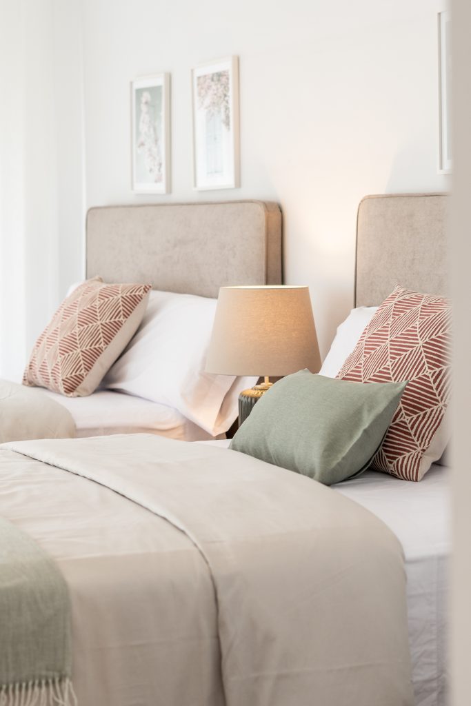 Styling Home a medida en Valencia. Fotografía de una habitación decorada por Aneme Studio